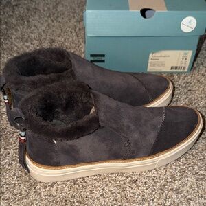 Toms Women's Gray Suede Sneakers